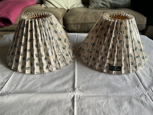 Pair vintage pleated aura - pair,